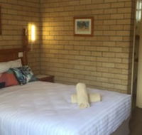 Lake Front Motel - Whitsundays Accommodation