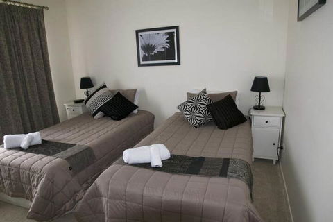 Cole House Apartments - Whitsundays Accommodation 6