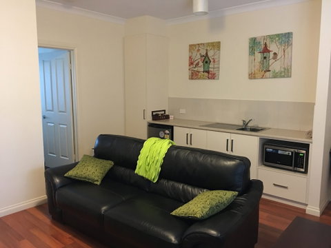 Hahndorf Oak Tree Cottages - Whitsundays Accommodation 4