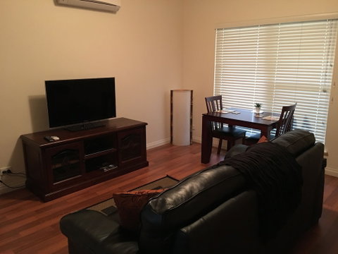Hahndorf Oak Tree Cottages - Whitsundays Accommodation 5
