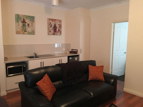 Hahndorf Oak Tree Cottages - Whitsundays Accommodation 0