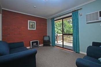 Kingsway Holiday Flats & Gariwerd House. - Whitsundays Accommodation 0
