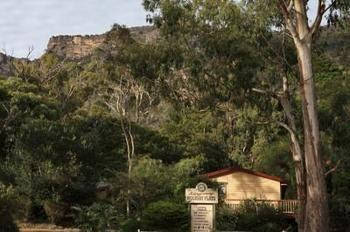 Kingsway Holiday Flats & Gariwerd House. - Whitsundays Accommodation 2