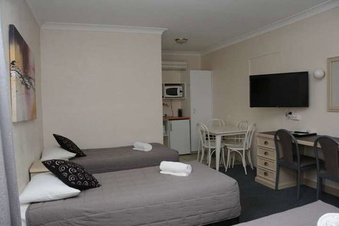 Ben Chifley Motor Inn - Whitsundays Accommodation 5