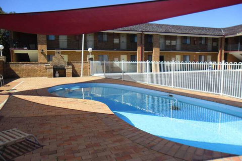 Ben Chifley Motor Inn - Whitsundays Accommodation 4