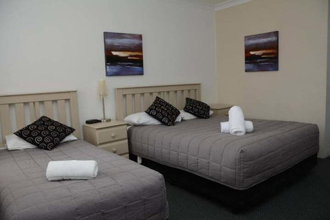 Ben Chifley Motor Inn - Whitsundays Accommodation 7
