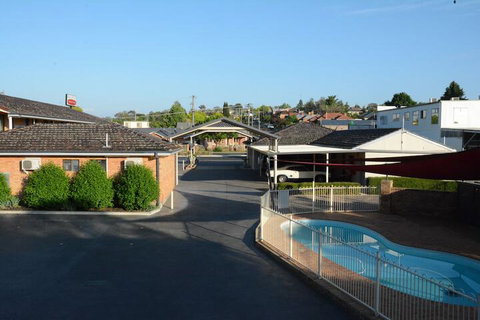 Ben Chifley Motor Inn - Whitsundays Accommodation 2