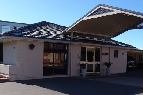 Ben Chifley Motor Inn - Whitsundays Accommodation 3