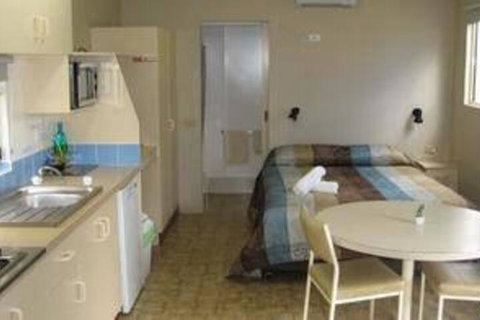 West Wyalong Caravan Park - Whitsundays Accommodation 4