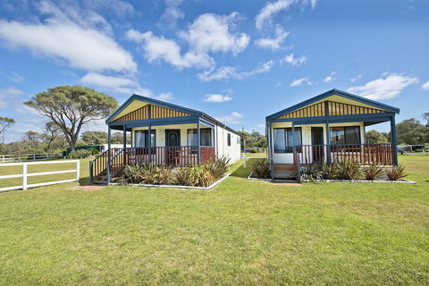 Acclaim Rose Gardens Beachside Holiday Park - Whitsundays Accommodation 6