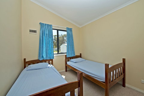 Acclaim Rose Gardens Beachside Holiday Park - Whitsundays Accommodation 4