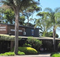Lakes Waterfront Motel  Holiday Cottages - Whitsundays Accommodation