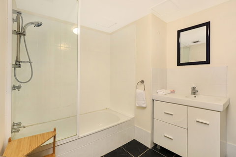 Palmerston Tower Holiday Apartments - Whitsundays Accommodation 4