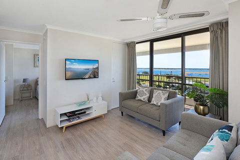 Palmerston Tower Holiday Apartments - Whitsundays Accommodation 2