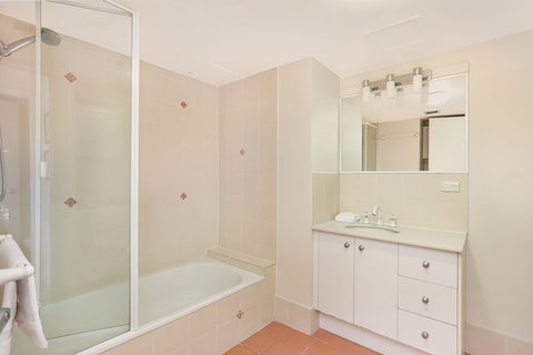 Palmerston Tower Holiday Apartments - Whitsundays Accommodation 1