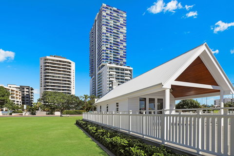 Palmerston Tower Holiday Apartments - Whitsundays Accommodation 0