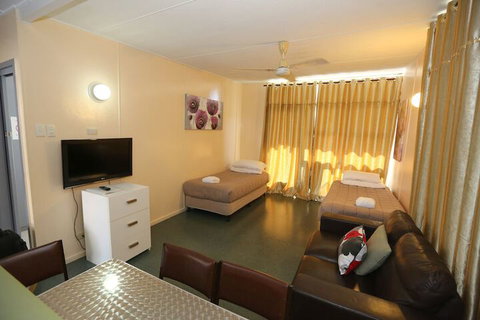 Harbour View Motel - Whitsundays Accommodation 7