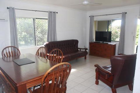 Unit On Rogers - Whitsundays Accommodation 4