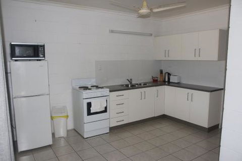 Unit On Rogers - Whitsundays Accommodation 6