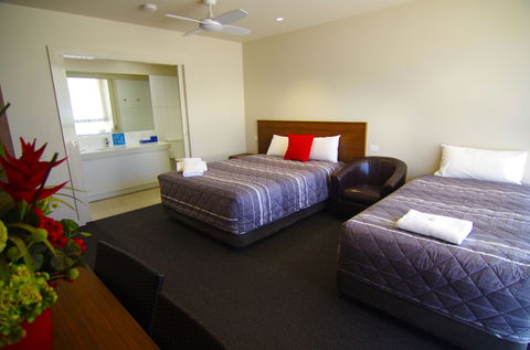 Jane Eliza Motor Inn - Whitsundays Accommodation 5