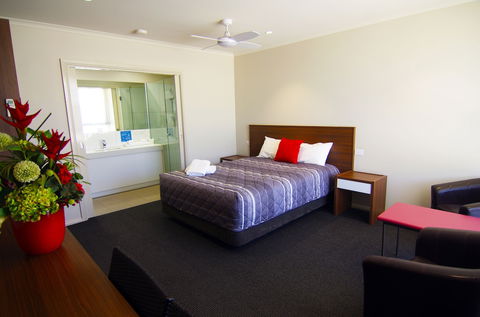 Jane Eliza Motor Inn - Whitsundays Accommodation 6
