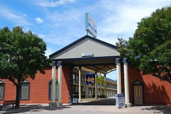Jane Eliza Motor Inn - Whitsundays Accommodation 1