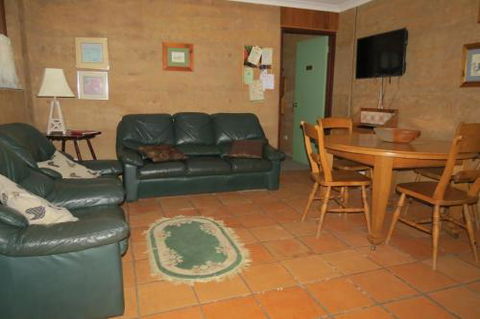 Bentwood Olive Grove Accommodation - Whitsundays Accommodation 5
