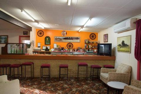 Artesian Motor Inn - Whitsundays Accommodation 4
