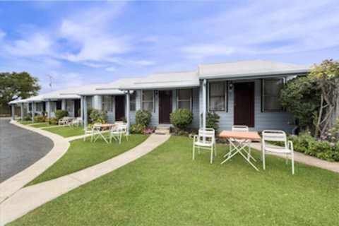 Canberra Ave Villas - Whitsundays Accommodation 0