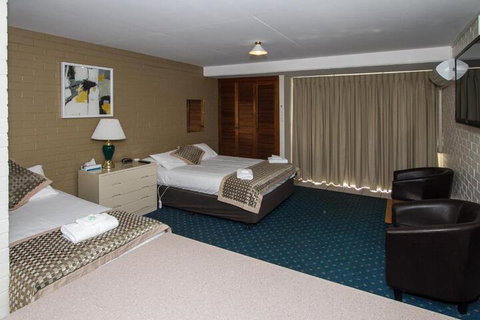 Blayney Leumeah Motel - Whitsundays Accommodation 2