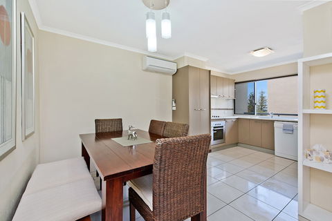 Joanne Apartments - Whitsundays Accommodation 2