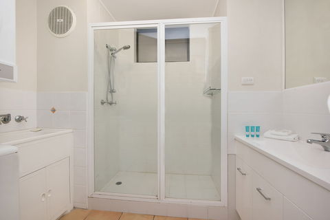 Joanne Apartments - Whitsundays Accommodation 6