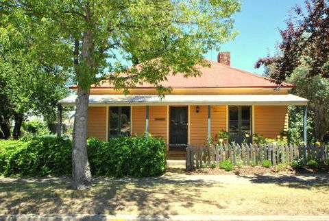Cooma Cottage - Whitsundays Accommodation 5