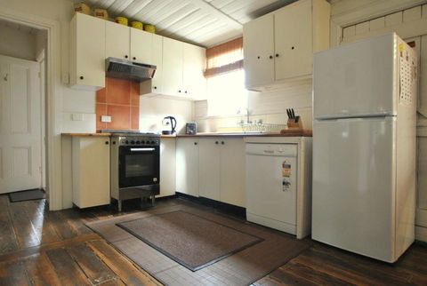 Cooma Cottage - Whitsundays Accommodation 1