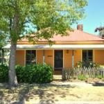 Cooma Cottage - Whitsundays Accommodation 0