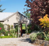 Argus Hill Cottage - Whitsundays Accommodation