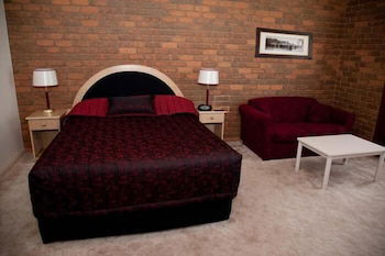 The Charles Sturt Motor Inn - Whitsundays Accommodation 6