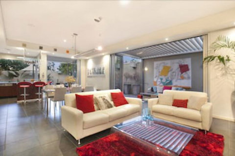 Lambert House - Whitsundays Accommodation 7