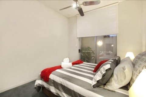 Lambert House - Whitsundays Accommodation 1