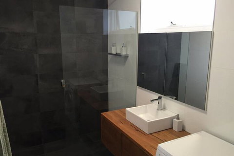 Centrepoint Units Heidelberg - Whitsundays Accommodation 7