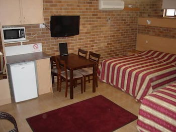 Tally Ho Motor Inn - Whitsundays Accommodation 6