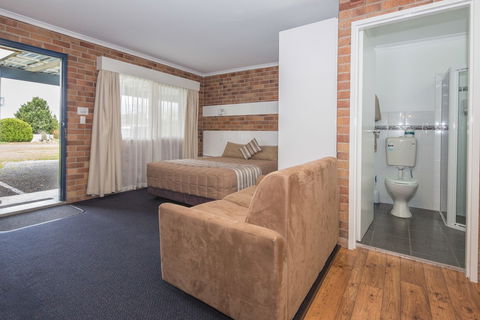 Tally Ho Motor Inn - Whitsundays Accommodation 3
