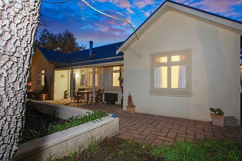 Hahndorf House B&B - Whitsundays Accommodation 1