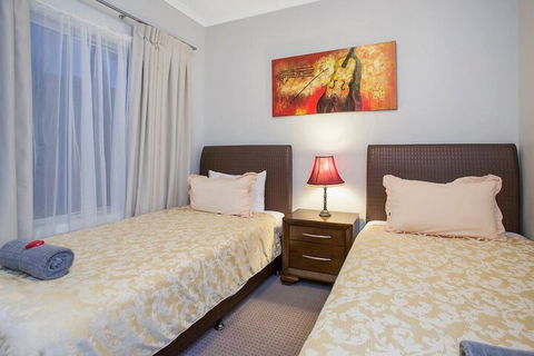 Hahndorf House B&B - Whitsundays Accommodation 6