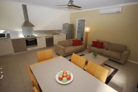 Woodgate Beach Houses - Whitsundays Accommodation 6