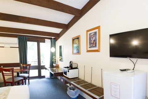 Blackheath Motor Inn - Whitsundays Accommodation 4