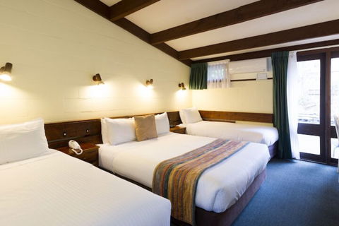 Blackheath Motor Inn - Whitsundays Accommodation 3