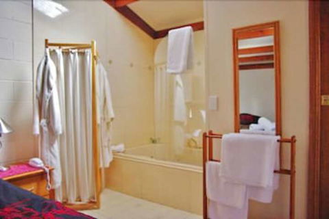 Blackheath Motor Inn - Whitsundays Accommodation 5