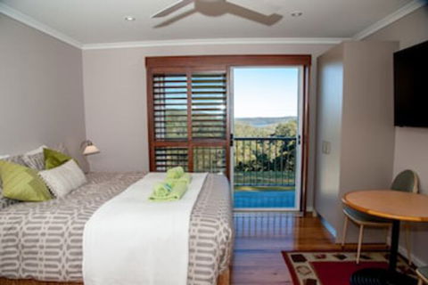 Sinclairs Country Retreat - Whitsundays Accommodation 0