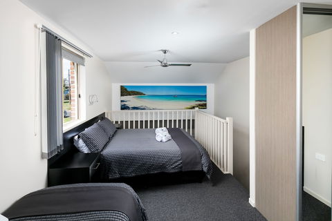 Dolphin Shores - Whitsundays Accommodation 3